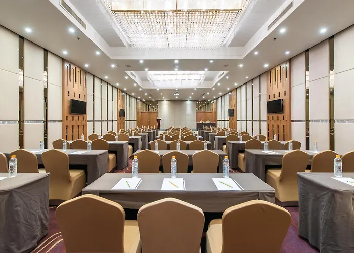 Maple Hotel